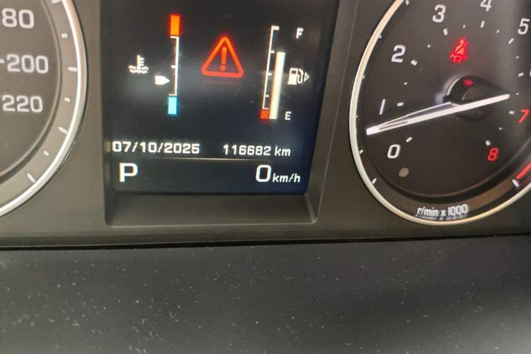 Used Land Rover Freelander 2 2015 2.0T Si4 HSE Luxury Collector's Edition Odometer Close Up