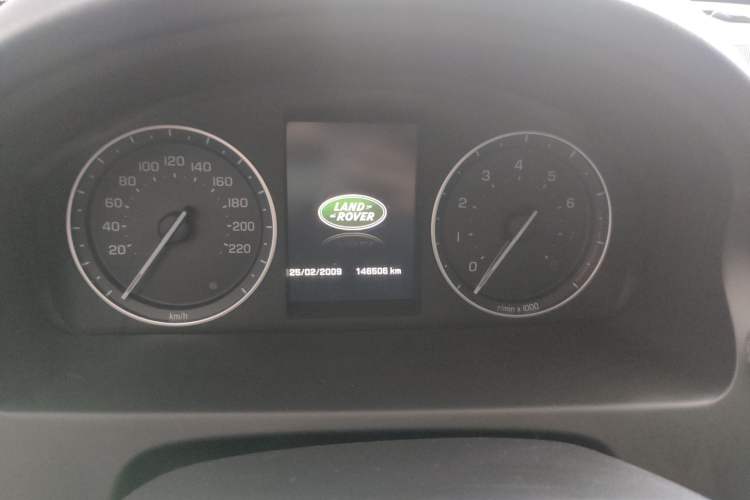 Used Land Rover Freelander 2 2015 2.0T Si4 XS Collection Edition Odometer Close Up