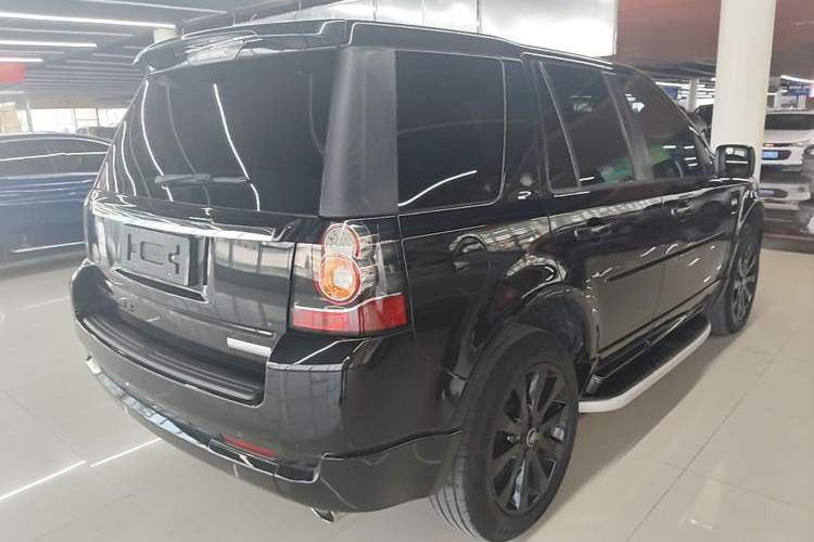 Used Land Rover Freelander 2 2015 2.0T Si4 HSE Luxury Collector's Edition Rear Right 45 Deg