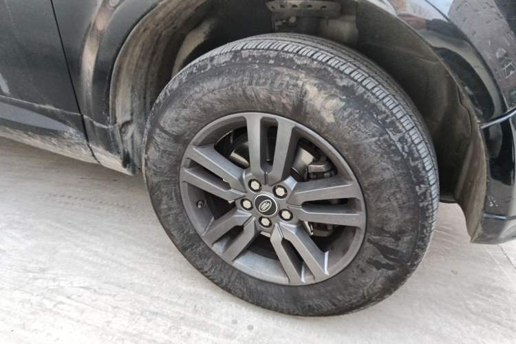 Used Land Rover Freelander 2 2015 2.2T SD4 XS Collector's Edition Right Front Wheel Hub