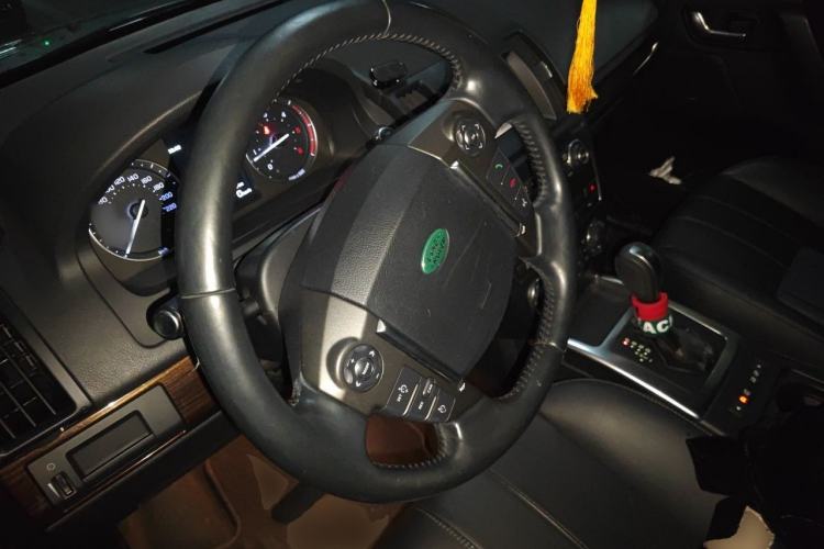 Used Land Rover Freelander 2 2015 2.2T SD4 XS Collector's Edition Steering Wheel