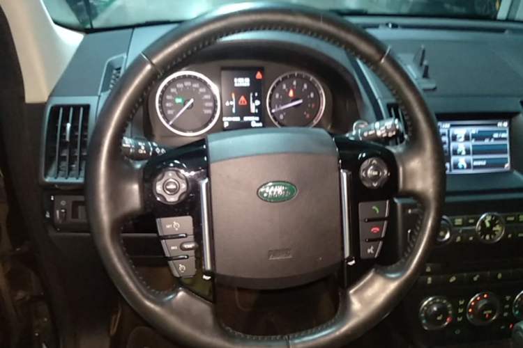 Used Land Rover Freelander 2 2015 2.0T Si4 HSE Luxury Collector's Edition Steering Wheel