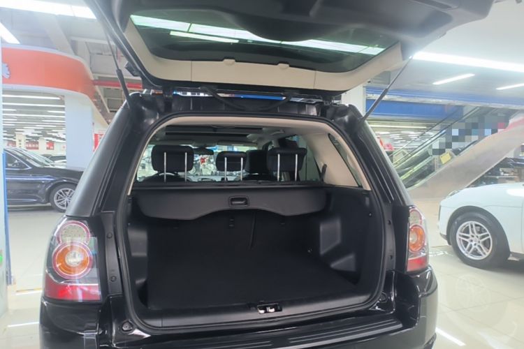 Used Land Rover Freelander 2 2015 2.0T Si4 HSE Luxury Collector's Edition Trunk