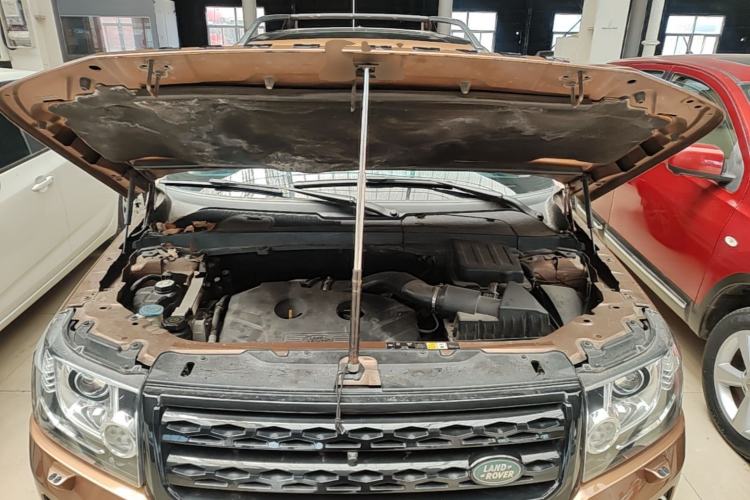 Used Land Rover Freelander 2 2015 2.0T Si4 HSE Luxury Collector's Edition Engine Bay