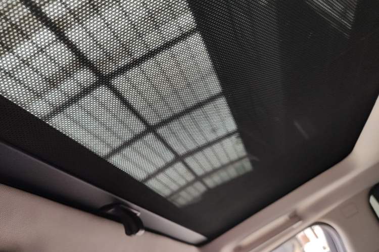 Used Land Rover Freelander 2 2015 2.0T Si4 HSE Luxury Collector's Edition Headliner