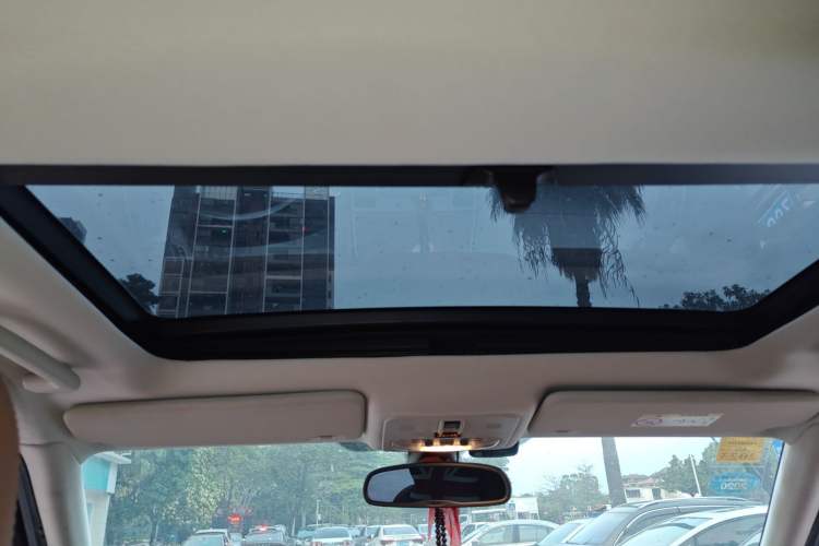 Used Land Rover Freelander 2 2015 2.0T Si4 HSE Luxury Collector's Edition Headliner