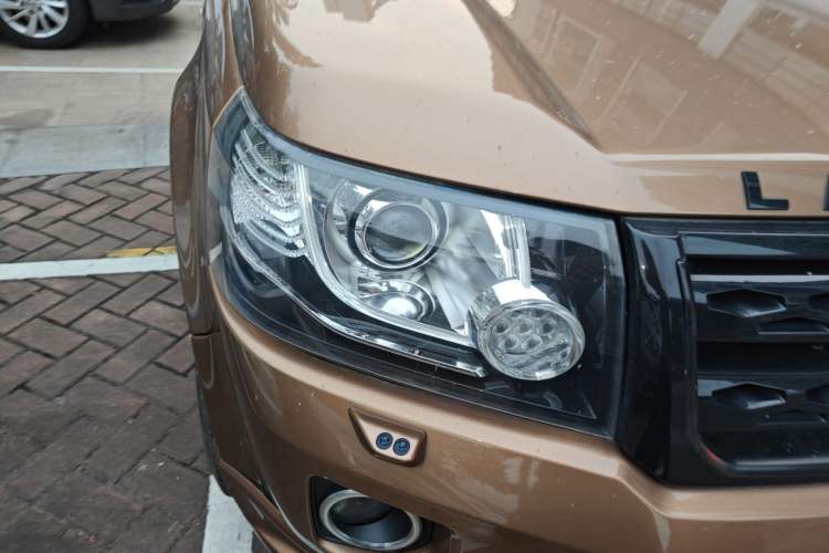 Used Land Rover Freelander 2 2015 2.0T Si4 HSE Luxury Collector's Edition Right Front Headlight