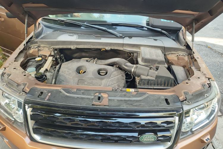 Used Land Rover Freelander 2 2015 2.0T Si4 HSE Luxury Collector's Edition Engine Bay