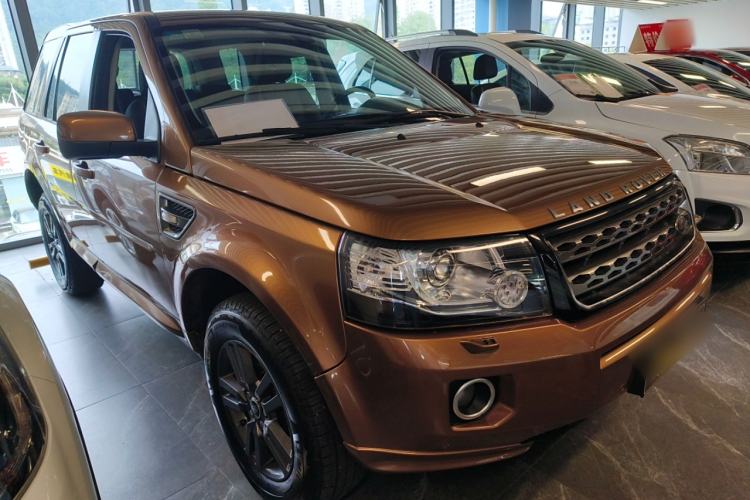 Used Land Rover Freelander 2 2015 2.0T Si4 XS Collection Edition Front Right 45 Deg