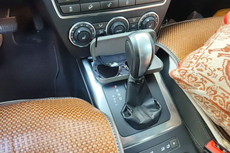 Used Land Rover Freelander 2 2015 2.0T Si4 HSE Luxury Collector's Edition Gear Lever