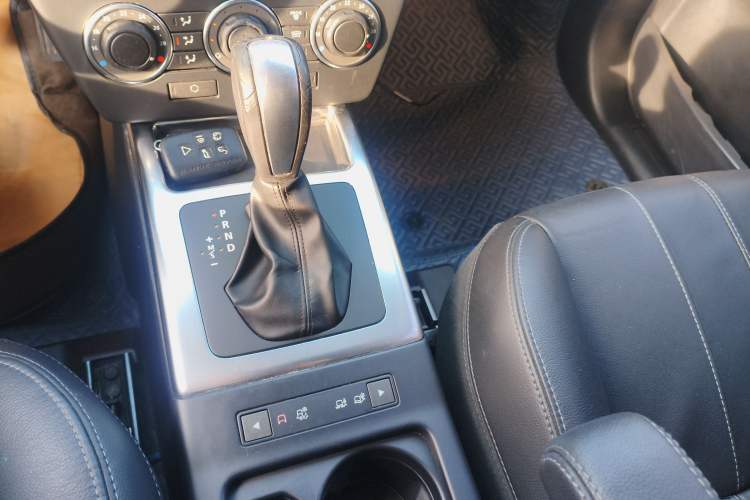 Used Land Rover Freelander 2 2015 2.0T Si4 XS Collection Edition Gear Lever