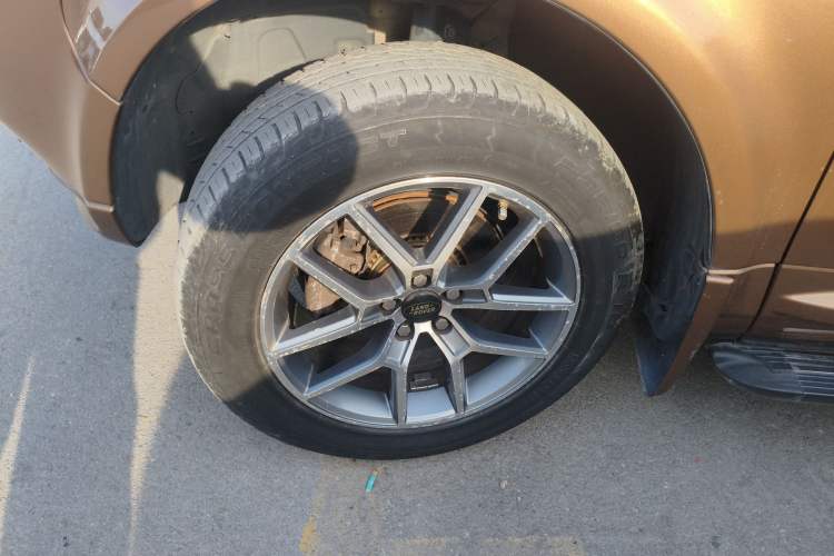 Used Land Rover Freelander 2 2015 2.0T Si4 XS Collection Edition Left Front Wheel Hub
