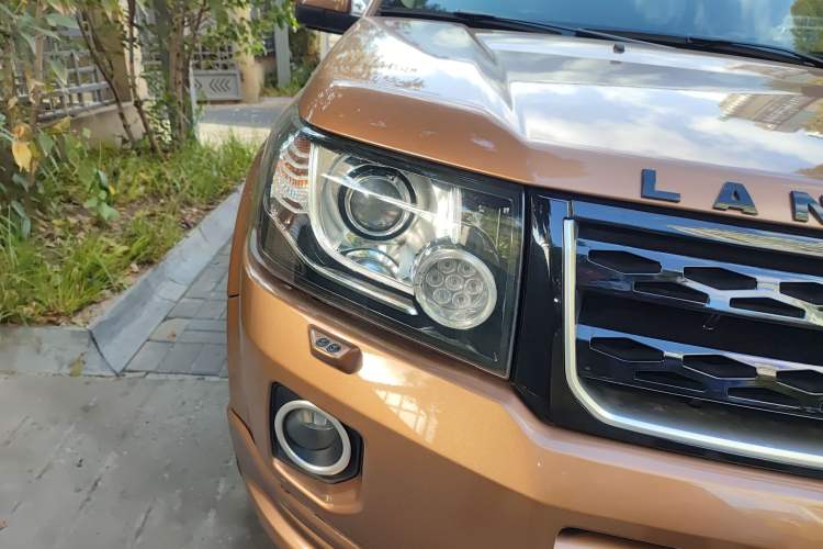 Used Land Rover Freelander 2 2015 2.0T Si4 HSE Luxury Collector's Edition Right Front Headlight