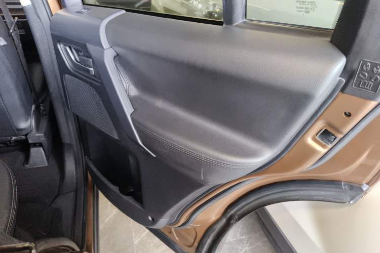 Used Land Rover Freelander 2 2015 2.0T Si4 XS Collection Edition Right Rear Door Interior