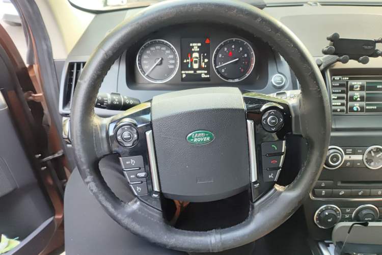 Used Land Rover Freelander 2 2015 2.0T Si4 HSE Luxury Collector's Edition Steering Wheel