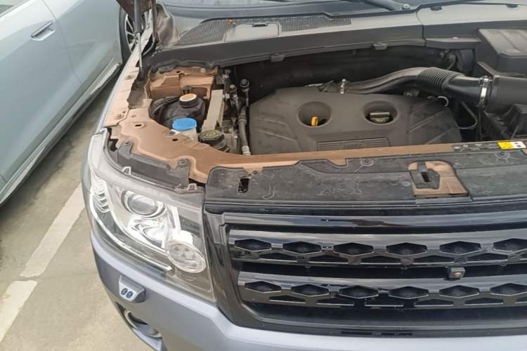Used Land Rover Freelander 2 2015 2.0T Si4 XS Collection Edition Engine Bay Right