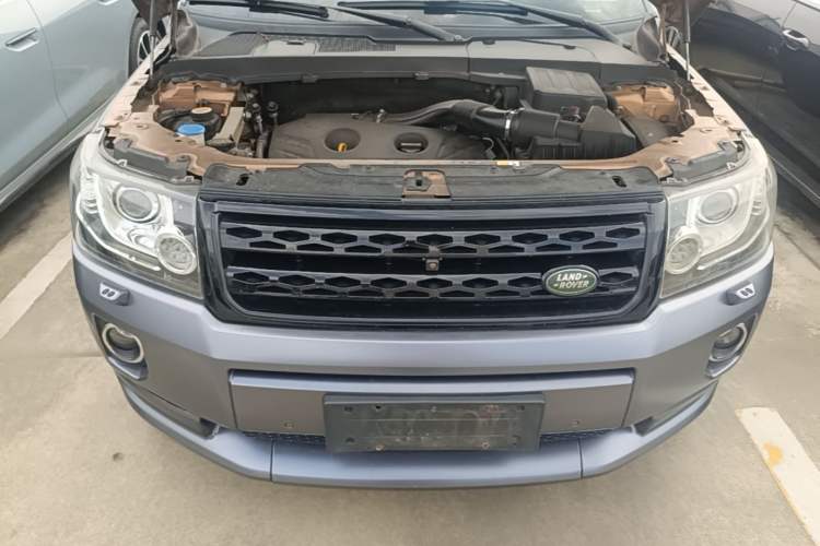 Used Land Rover Freelander 2 2015 2.0T Si4 XS Collection Edition Engine Bay