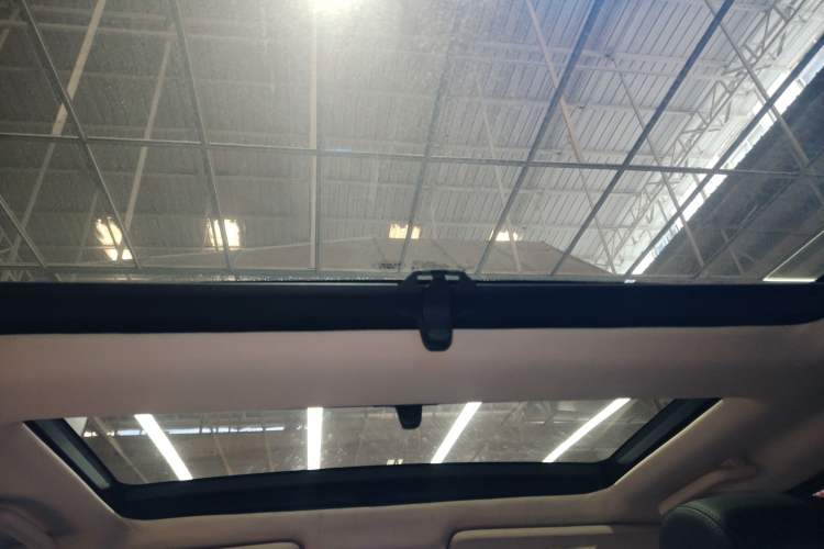 Used Land Rover Freelander 2 2015 2.0T Si4 HSE Luxury Collector's Edition Headliner