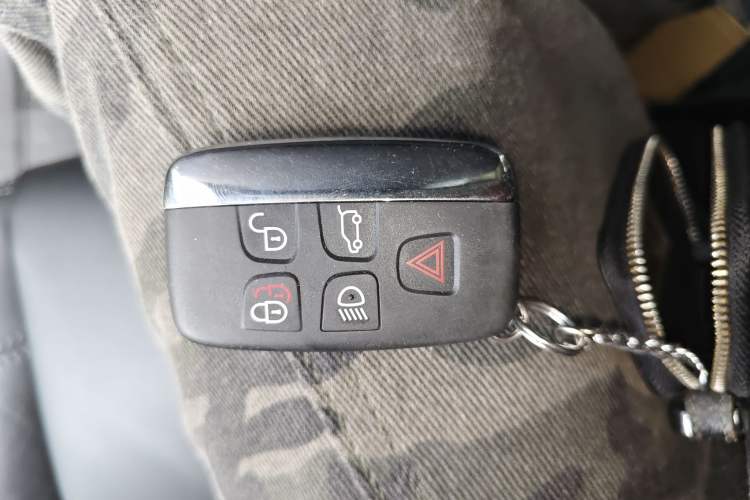 Used Land Rover Freelander 2 2015 2.0T Si4 HSE Luxury Collector's Edition Interior 1