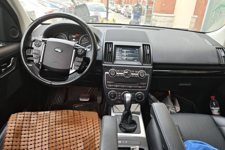 Used Land Rover Freelander 2 2015 2.0T Si4 HSE Luxury Collector's Edition Interior 2