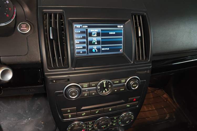 Used Land Rover Freelander 2 2015 2.0T Si4 HSE Luxury Collector's Edition Audio And AC Panel