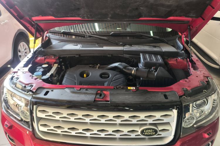 Used Land Rover Freelander 2 2015 2.0T Si4 XS Collection Edition Engine Bay