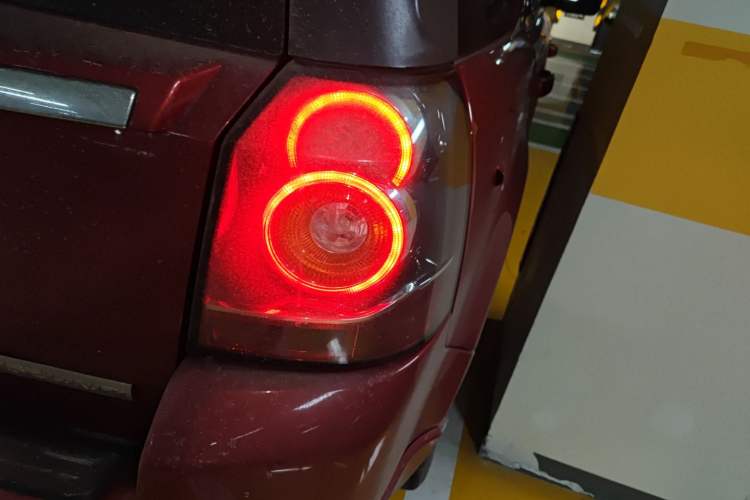 Used Land Rover Freelander 2 2015 2.0T Si4 HSE Luxury Collector's Edition Exterior 3