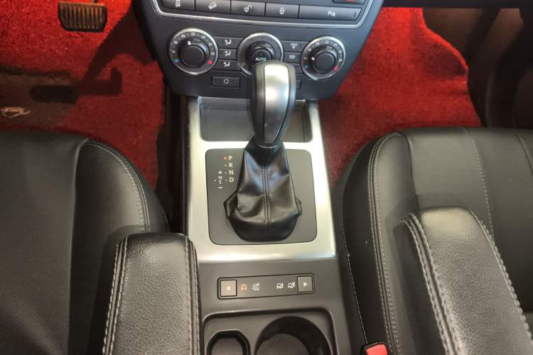 Used Land Rover Freelander 2 2015 2.0T Si4 XS Collection Edition Gear Lever