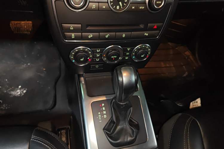Used Land Rover Freelander 2 2015 2.0T Si4 HSE Luxury Collector's Edition Gear Lever