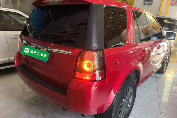 Used Land Rover Freelander 2 2015 2.0T Si4 XS Collection Edition Rear Right 45 Deg