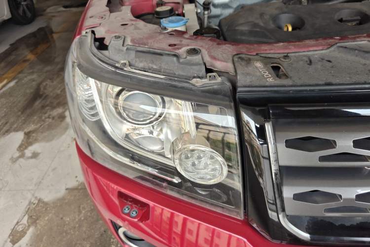 Used Land Rover Freelander 2 2015 2.0T Si4 XS Collection Edition Right Front Headlight