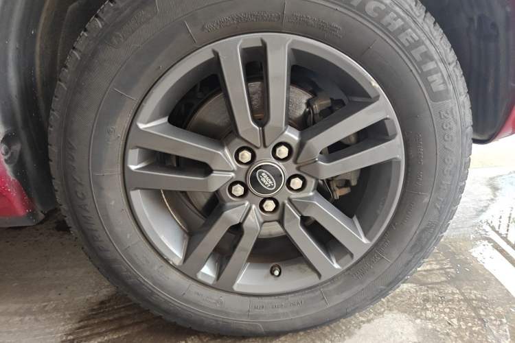 Used Land Rover Freelander 2 2015 2.0T Si4 XS Collection Edition Right Front Wheel Hub