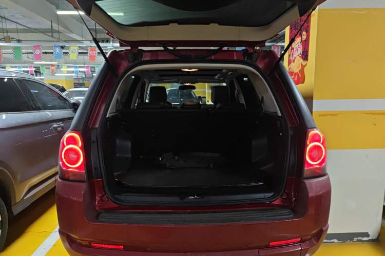 Used Land Rover Freelander 2 2015 2.0T Si4 HSE Luxury Collector's Edition Trunk