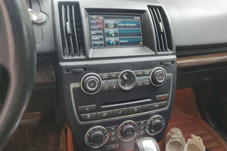 Used Land Rover Freelander 2 2015 2.2T SD4 XS Collector's Edition Audio And AC Panel