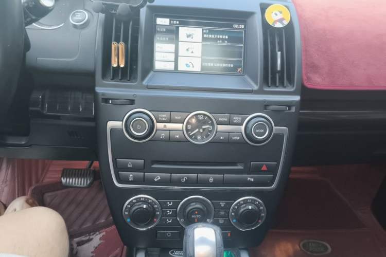 Used Land Rover Freelander 2 2015 2.0T Si4 XS Collection Edition Audio And AC Panel