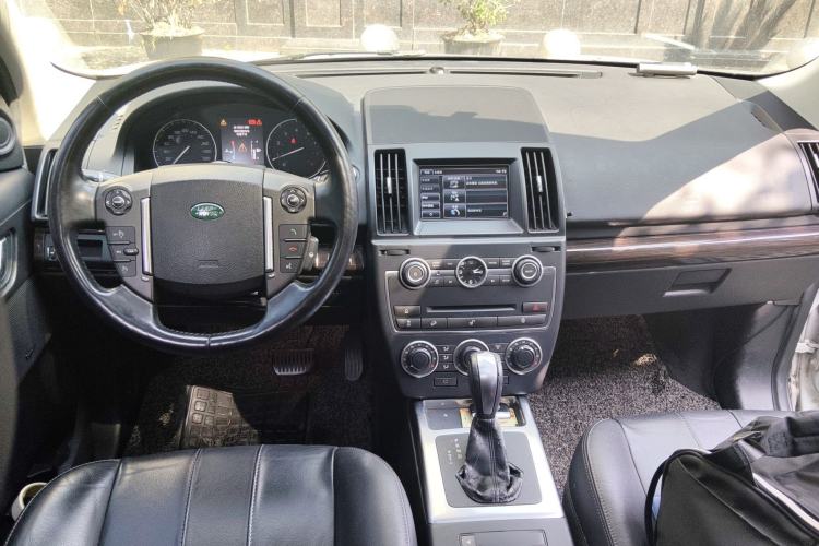 Used Land Rover Freelander 2 2015 2.0T Si4 XS Collection Edition Center Console