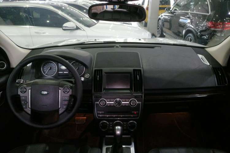 Used Land Rover Freelander 2 2015 2.0T Si4 XS Collection Edition Center Console