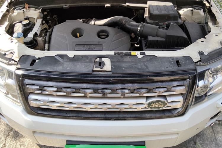 Used Land Rover Freelander 2 2015 2.0T Si4 XS Collection Edition Engine Bay