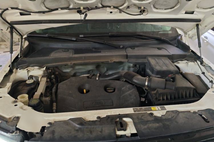Used Land Rover Freelander 2 2015 2.0T Si4 HSE Luxury Collector's Edition Engine Bay
