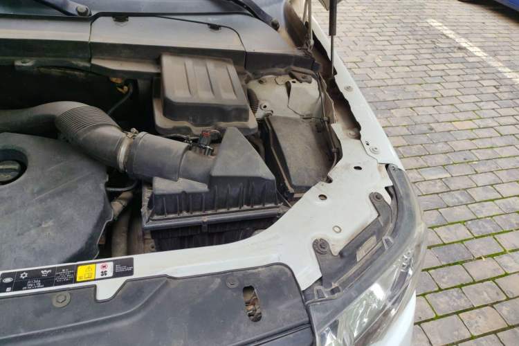 Used Land Rover Freelander 2 2015 2.0T Si4 XS Collection Edition Engine Bay Left