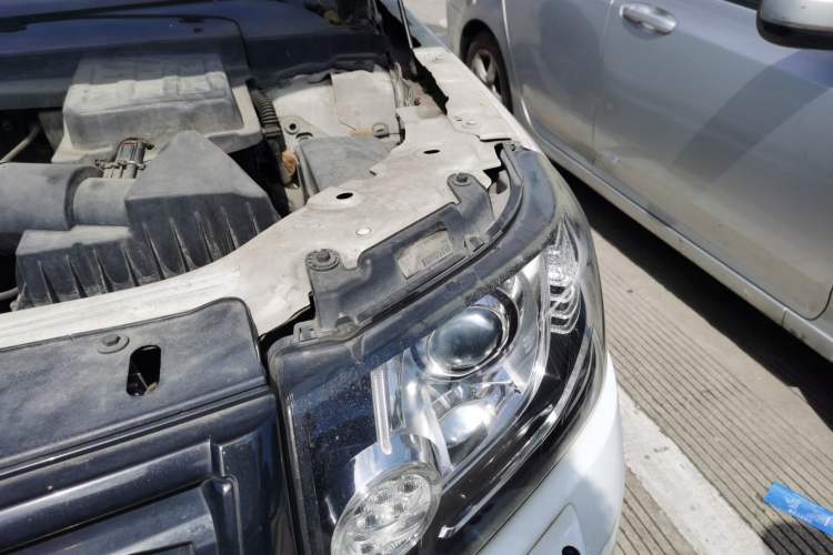 Used Land Rover Freelander 2 2015 2.0T Si4 HSE Luxury Collector's Edition Engine Bay Left