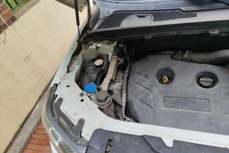 Used Land Rover Freelander 2 2015 2.0T Si4 XS Collection Edition Engine Bay Right