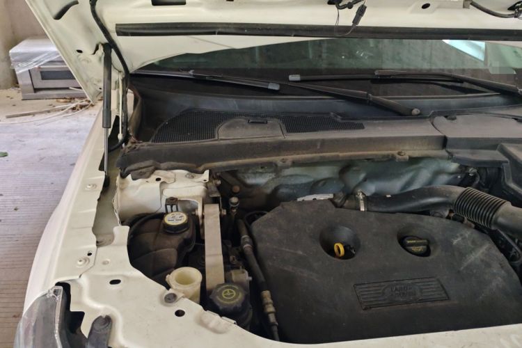 Used Land Rover Freelander 2 2015 2.0T Si4 HSE Luxury Collector's Edition Engine Bay Right