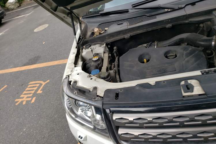 Used Land Rover Freelander 2 2015 2.0T Si4 XS Collection Edition Engine Bay Right