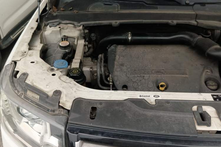 Used Land Rover Freelander 2 2015 2.2T SD4 XS Collector's Edition Engine Bay Right