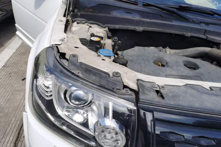 Used Land Rover Freelander 2 2015 2.0T Si4 HSE Luxury Collector's Edition Engine Bay Right