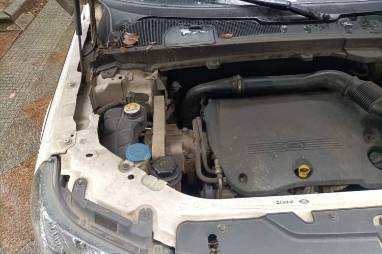 Used Land Rover Freelander 2 2015 2.2T SD4 XS Collector's Edition Engine Bay Right