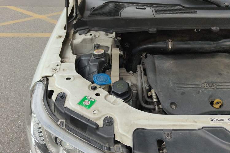 Used Land Rover Freelander 2 2015 2.2T SD4 XS Collector's Edition Engine Bay Right