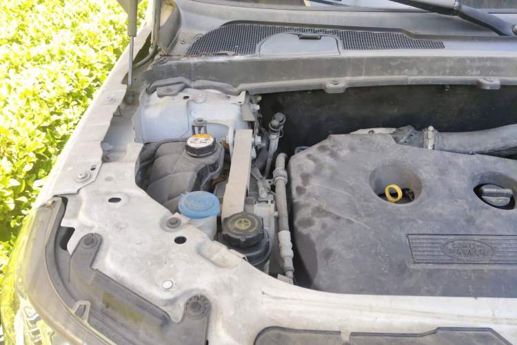 Used Land Rover Freelander 2 2015 2.0T Si4 HSE Luxury Collector's Edition Engine Bay Right