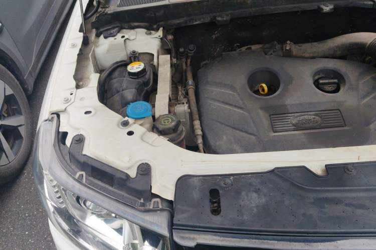Used Land Rover Freelander 2 2015 2.0T Si4 HSE Luxury Collector's Edition Engine Bay Right